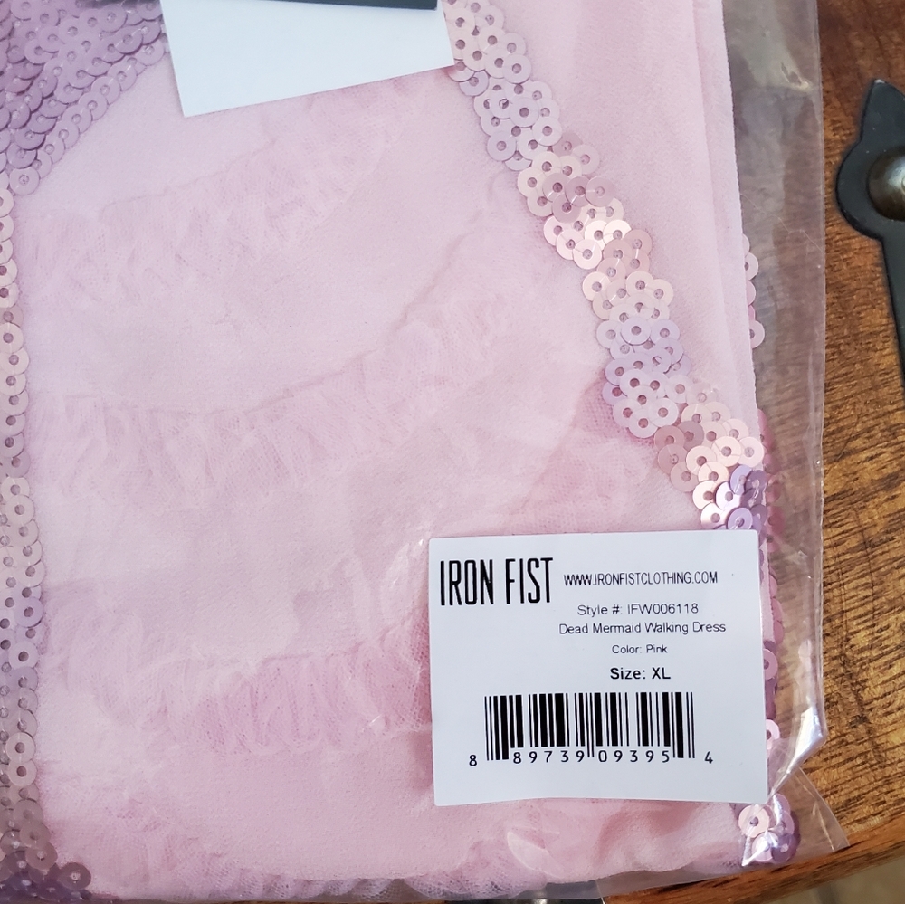 🌸 Iron Fist Dead Mermaid Walking Dress 🌸 - Picture 13 of 16